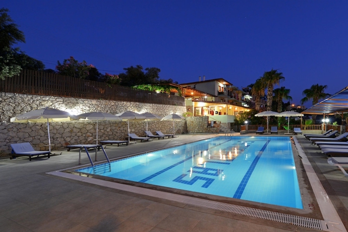 Imagen de la piscina del Patara Delfin Hotel. Foto 14