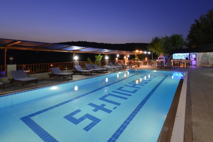 Imagen de la piscina del Patara Delfin Hotel. Foto 15