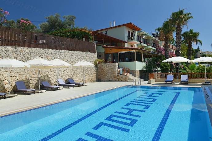 Imagen de la piscina del Patara Delfin Hotel. Foto 16