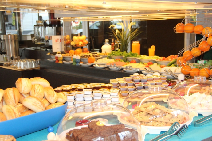Imagen del bar/restaurante del Payidar Hotel. Foto 5