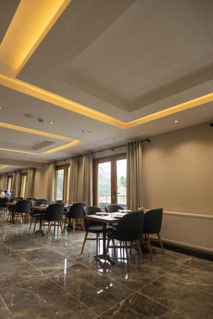 Imagen del bar/restaurante del Pazarcik Mountain Hotel. Foto 5