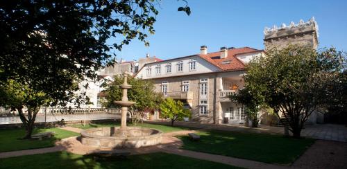 Imagen de los exteriores del Pazo de Santa Teresa. Foto 7