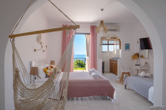 Imagen de la habitación del Pefkides Aegina Apartments. Foto 5