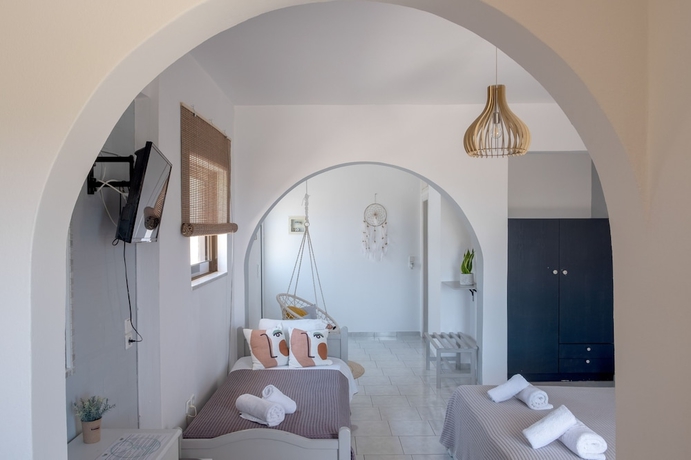 Imagen de la habitación del Pefkides Aegina Apartments. Foto 6