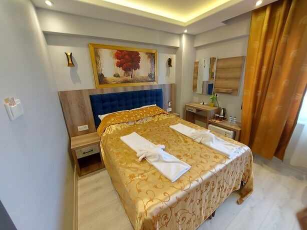 Imagen de la habitación del Peker Hotel. Foto 14