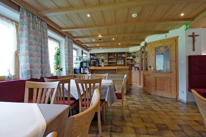 Imagen del bar/restaurante del Pension Arnica. Foto 3