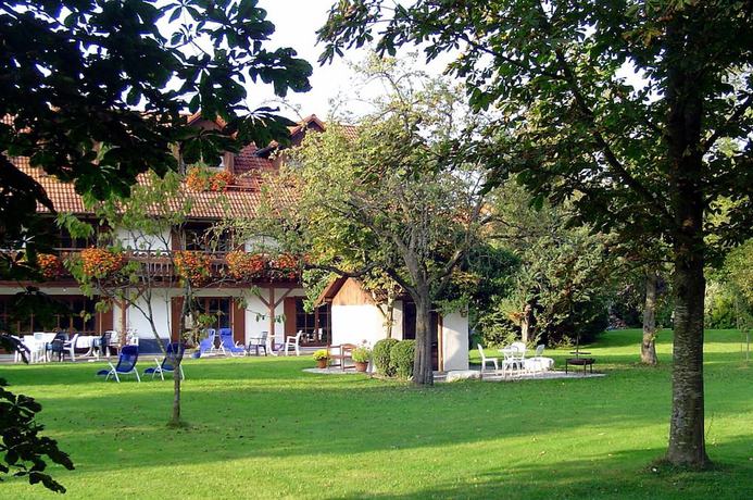 Imagen de los exteriores del Pension Aufeld. Foto 13