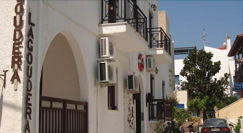 Imagen de los exteriores del Pension Lagoudera. Foto 14