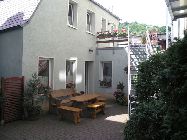 Imagen de los exteriores del Pension Triebischtal. Foto 11