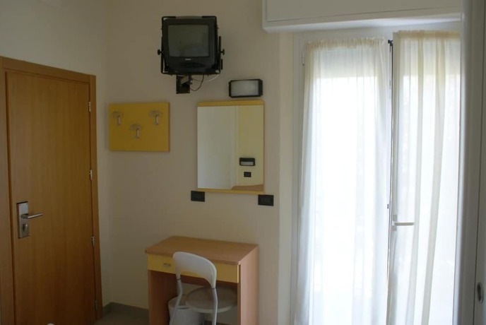 Imagen de la habitación del Pensione Londra. Foto 14