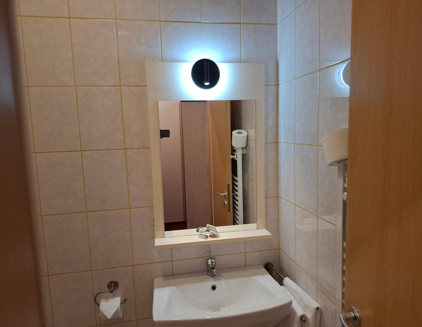 Imagen general del Pensiune Safrane, Băile Herculane. Foto 10