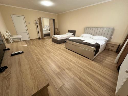 Imagen de la habitación del Pensiunea La Vasile. Foto 19