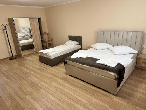 Imagen de la habitación del Pensiunea La Vasile. Foto 20