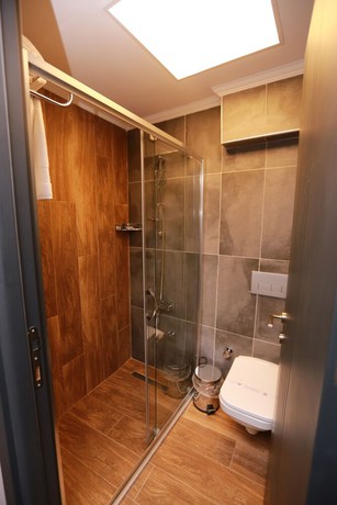 Imagen de la habitación del Pentahor Hotel. Foto 6