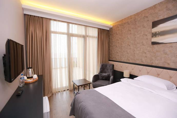 Imagen de la habitación del Pentahor Hotel. Foto 14