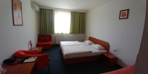 Imagen de la habitación del Penzi&oacute;n Helios. Foto 6