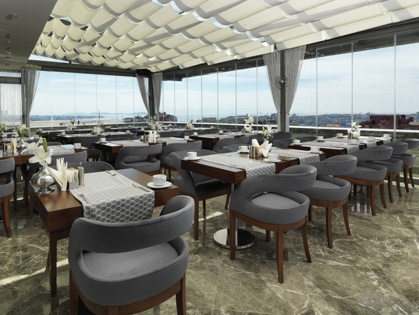 Imagen del bar/restaurante del Pera Center Hotel. Foto 4