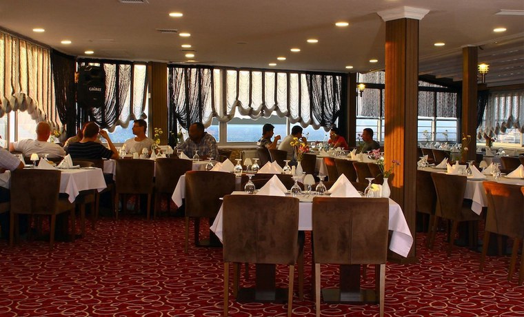 Imagen del bar/restaurante del Perama Hotel. Foto 6