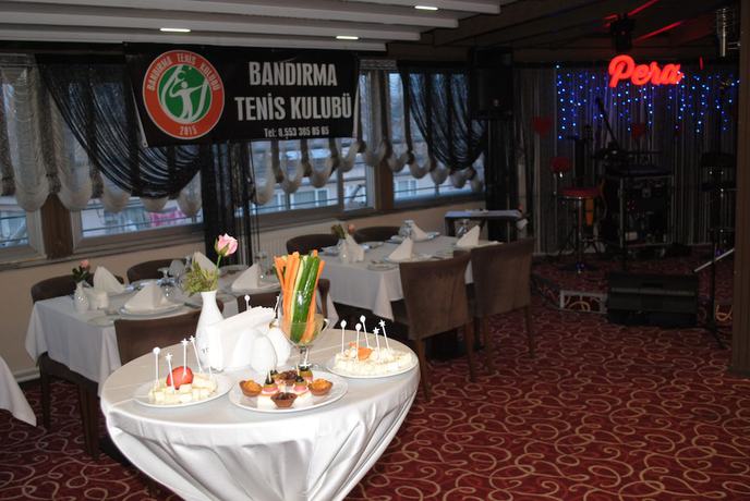 Imagen del bar/restaurante del Perama Hotel. Foto 8