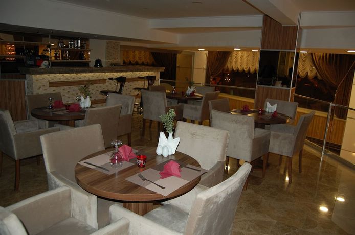 Imagen del bar/restaurante del Perama Hotel. Foto 9