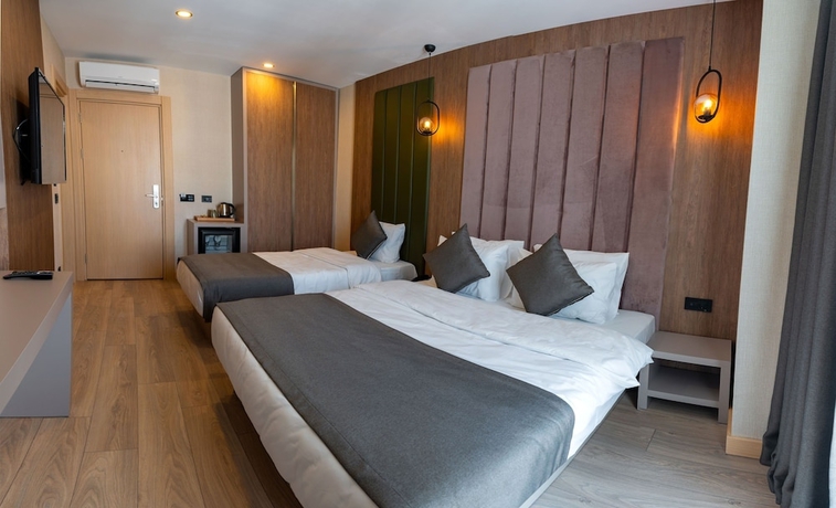 Imagen de la habitación del Perast City Hotel. Foto 6