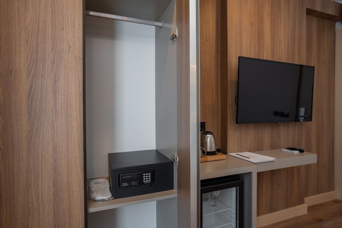 Imagen de la habitación del Perast City Hotel. Foto 8