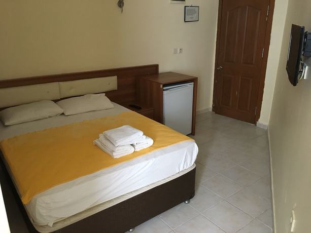 Imagen de la habitación del Peri Hotel. Foto 16