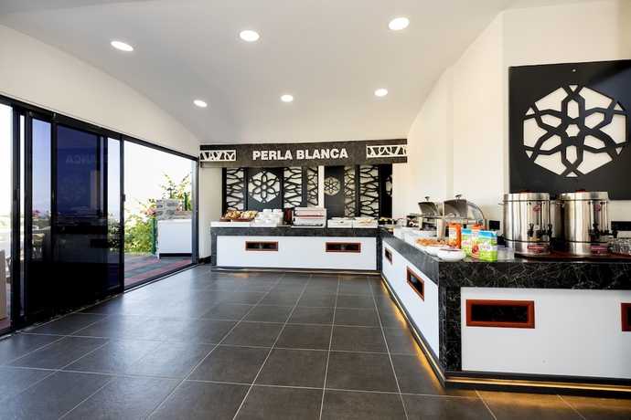Imagen del bar/restaurante del Perla Blanca. Foto 2
