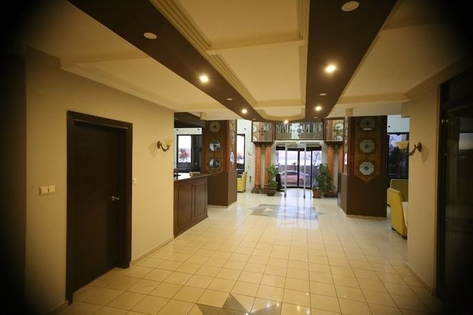 Imagen de los interiores del Peronti Hotel. Foto 19