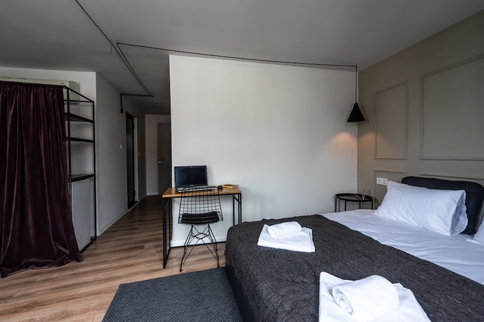 Imagen de la habitación del Pesa Suites. Foto 2