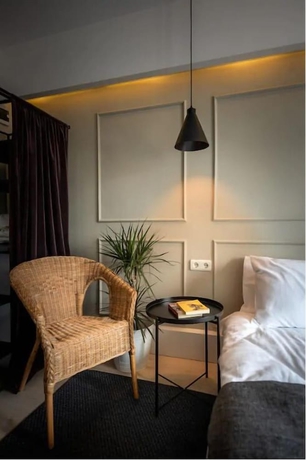 Imagen de la habitación del Pesa Suites. Foto 8