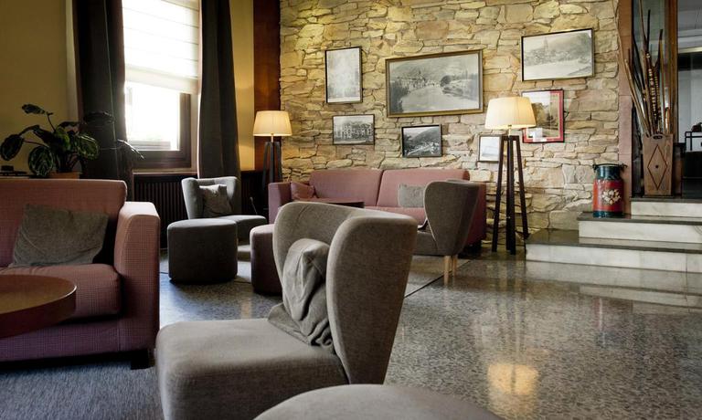 Imagen de los interiores del Pessets Hotel & Apartamentos. Foto 27