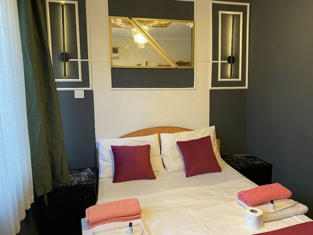 Imagen de la habitación del Petek Hotel, Osmangazi. Foto 18
