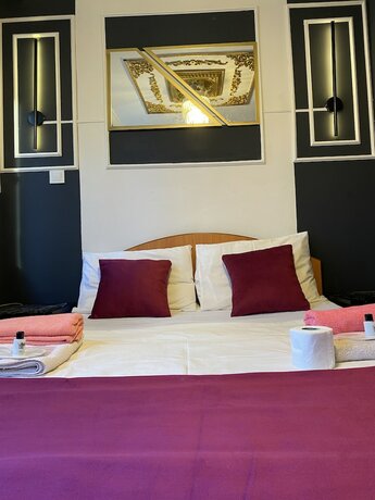 Imagen de la habitación del Petek Hotel, Osmangazi. Foto 19