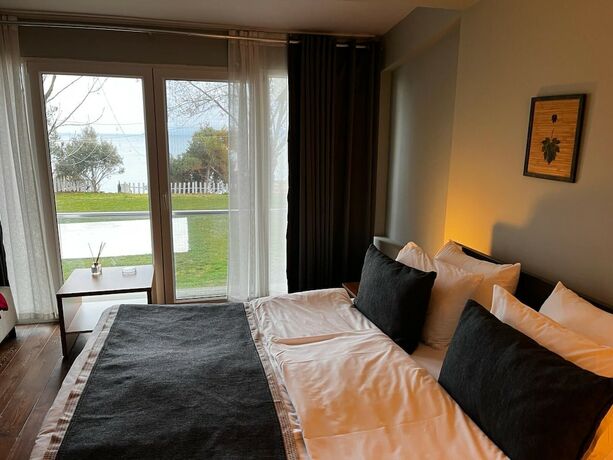 Imagen de la habitación del Pia Mare Hotel. Foto 17