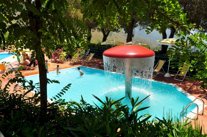 Imagen de la piscina del Pianetamaratea Club Residence. Foto 8