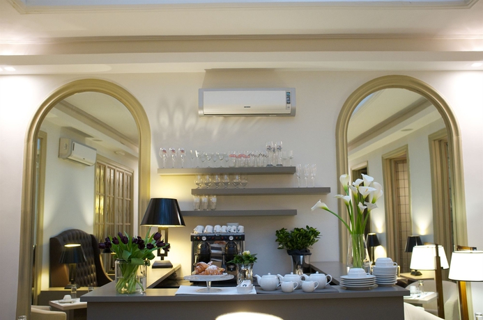 Imagen del bar/restaurante del Piazza Farnese Luxury Suites. Foto 2