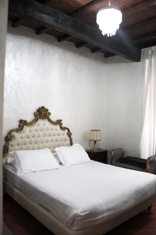 Imagen de la habitación del Piazza di Spagna Suites. Foto 5