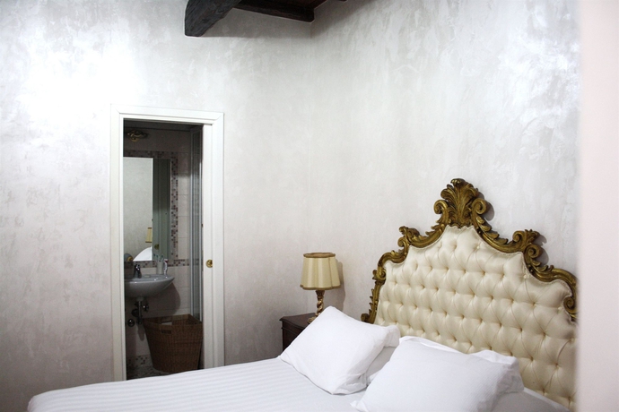 Imagen de la habitación del Piazza di Spagna Suites. Foto 11
