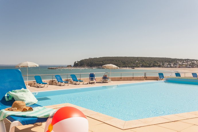 Imagen de la piscina del Pierre And Vacances R&eacute;sidence Cap Morgat. Foto 20