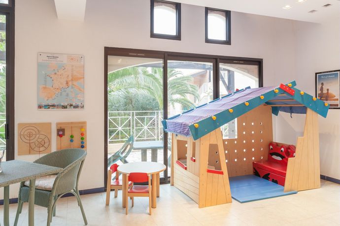 Imagen de los interiores del Pierre and Vacances Residence L'anse De Pramousquier. Foto 9