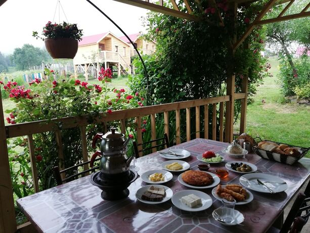 Imagen general del Pilav Dagi Yavuzyilmaz Tesisleri. Foto 10