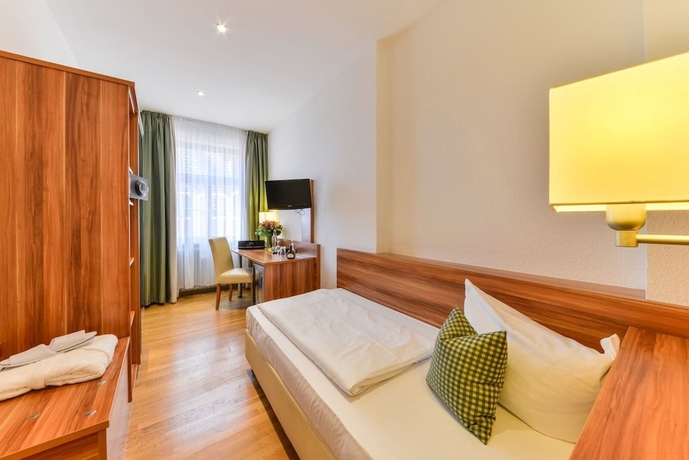 Imagen de la habitación del Pillhofer Hotel. Foto 13