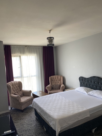 Imagen de la habitación del Pin Suites. Foto 14