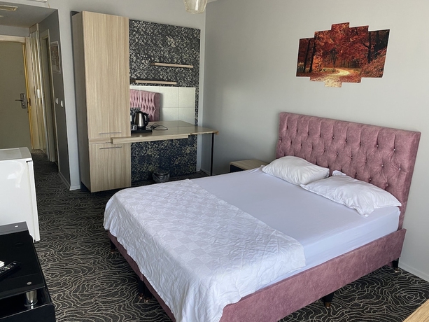 Imagen de la habitación del Pin Suites. Foto 15