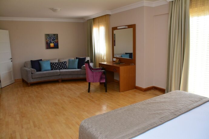 Imagen general del Pine Villas And Apartments Kusadasi. Foto 8