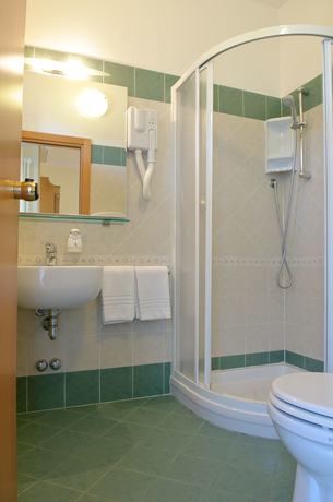 Imagen de la habitación del Pinetina Mare Baby Family. Foto 7