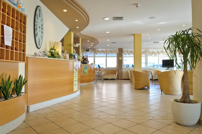 Imagen del bar/restaurante del Pinetina Mare Baby Family. Foto 5