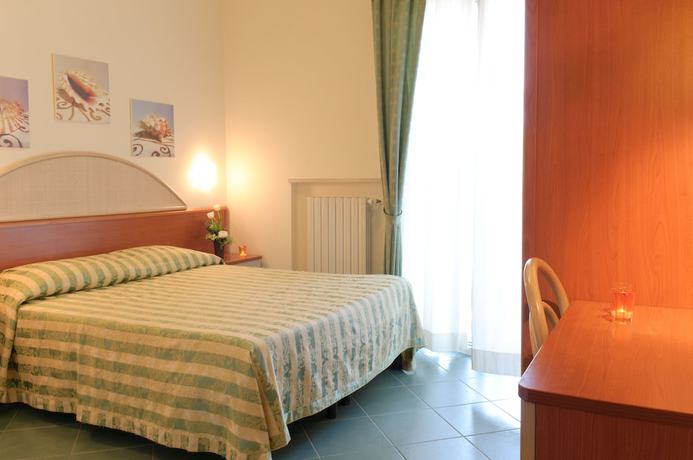 Imagen de la habitación del Pinetina Mare Baby Family. Foto 10