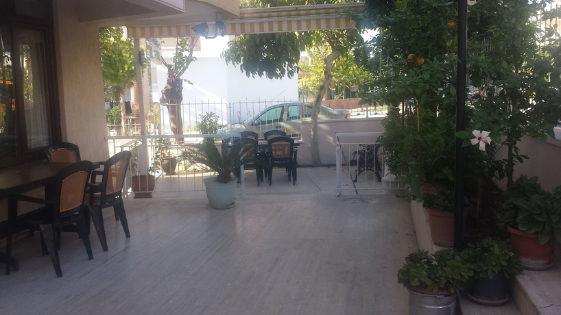 Imagen de los exteriores del Pinus Otel. Foto 12